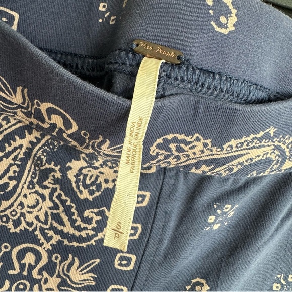 Free People boho patchwork blue leggings size small - Picture 3 of 5